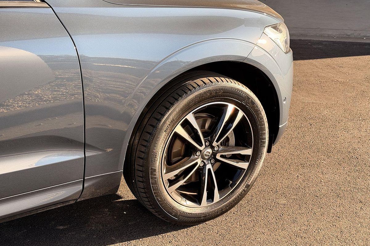 2021 Volvo XC60 T5 Momentum