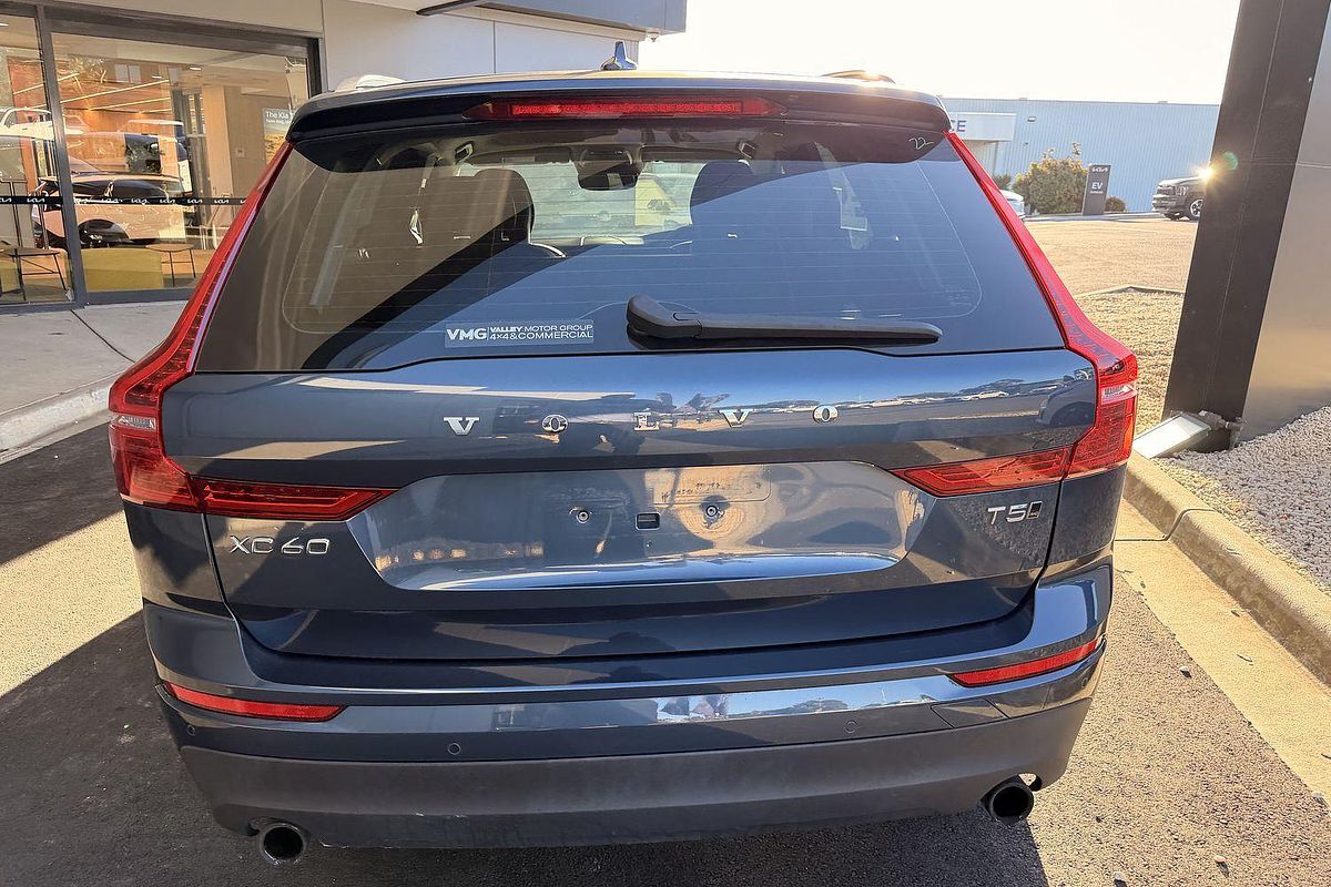 2021 Volvo XC60 T5 Momentum