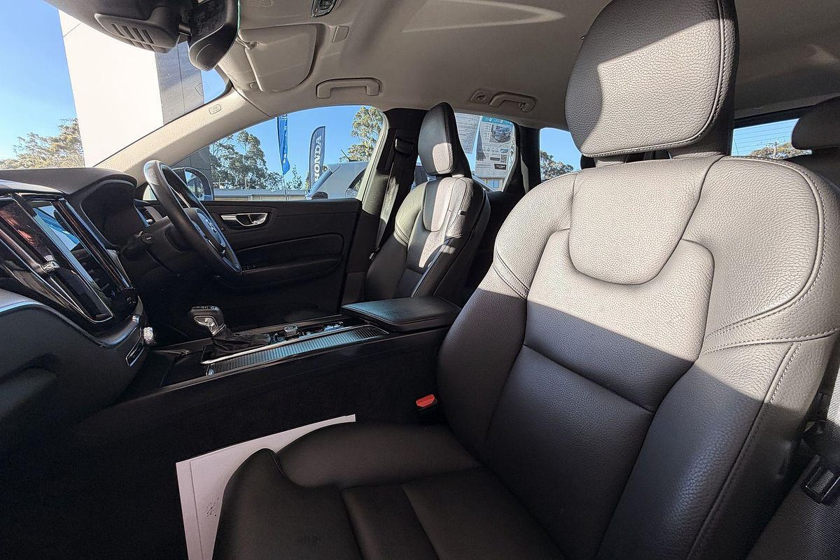 2021 Volvo XC60 T5 Momentum