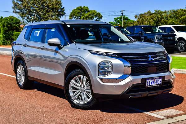 2023 Mitsubishi Outlander ES ZM