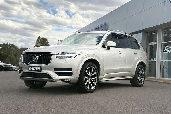 2018 Volvo XC90 T6 Momentum