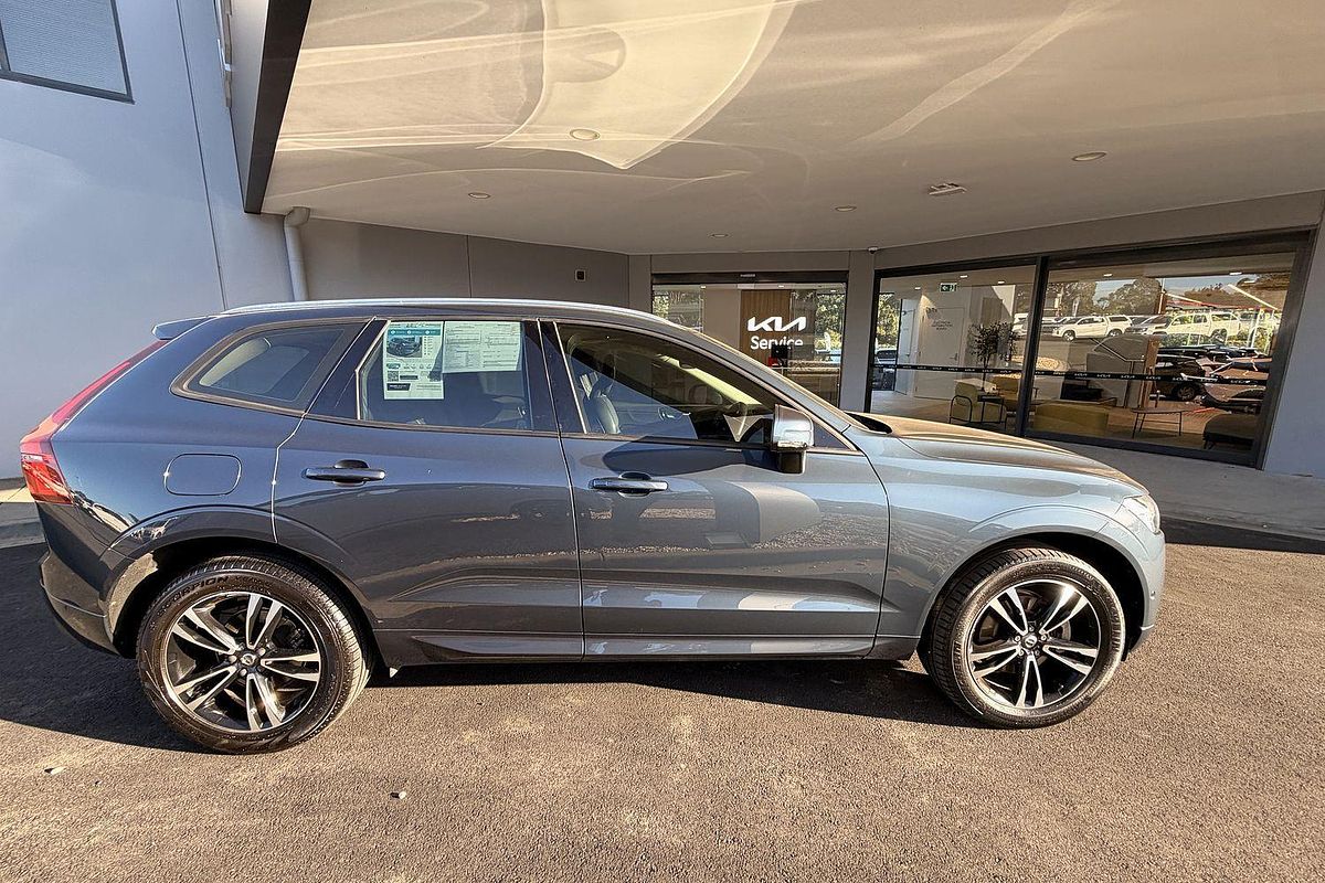 2021 Volvo XC60 T5 Momentum