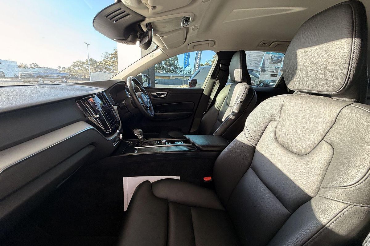 2021 Volvo XC60 T5 Momentum