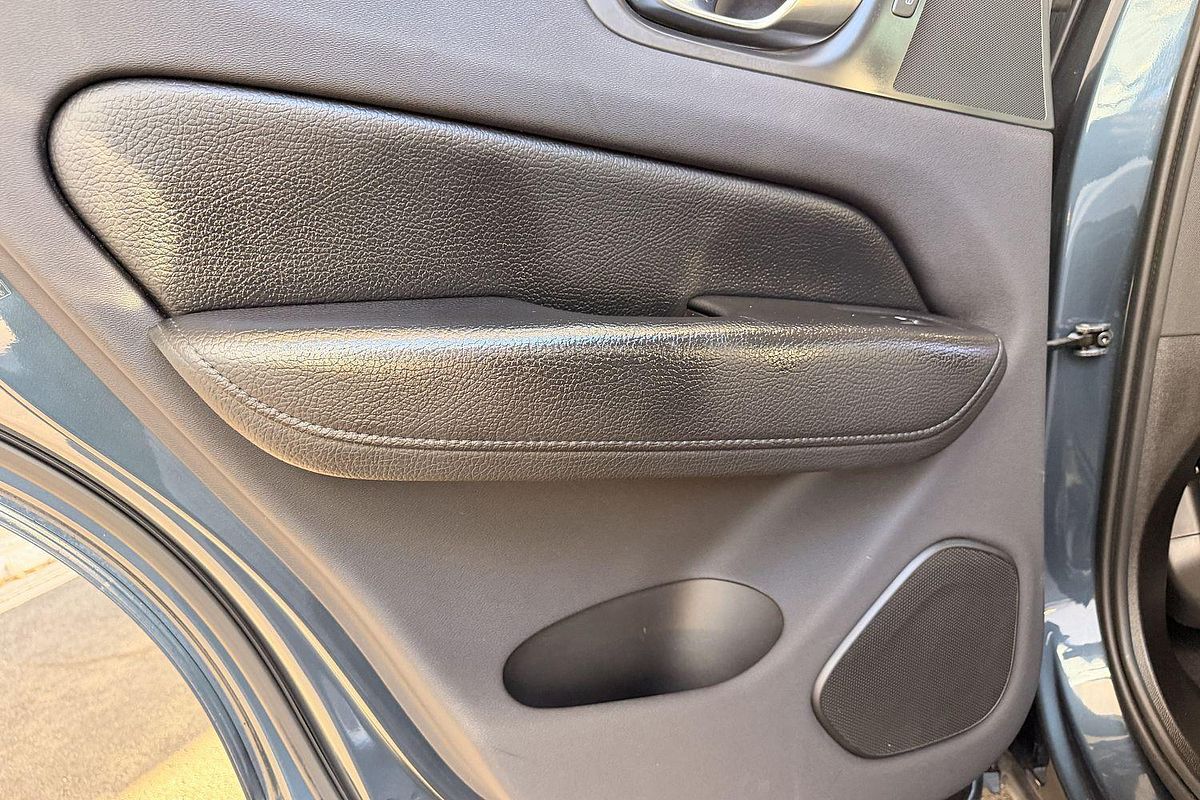 2021 Volvo XC60 T5 Momentum