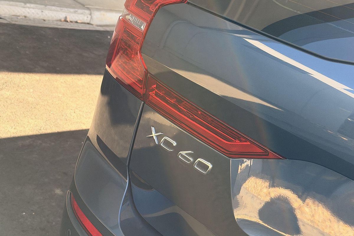 2021 Volvo XC60 T5 Momentum
