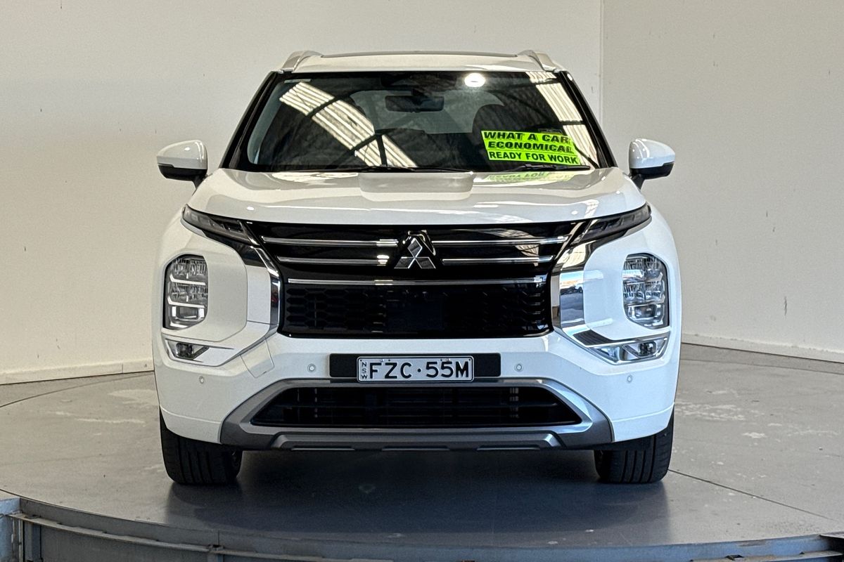 2025 Mitsubishi Outlander Exceed ZM