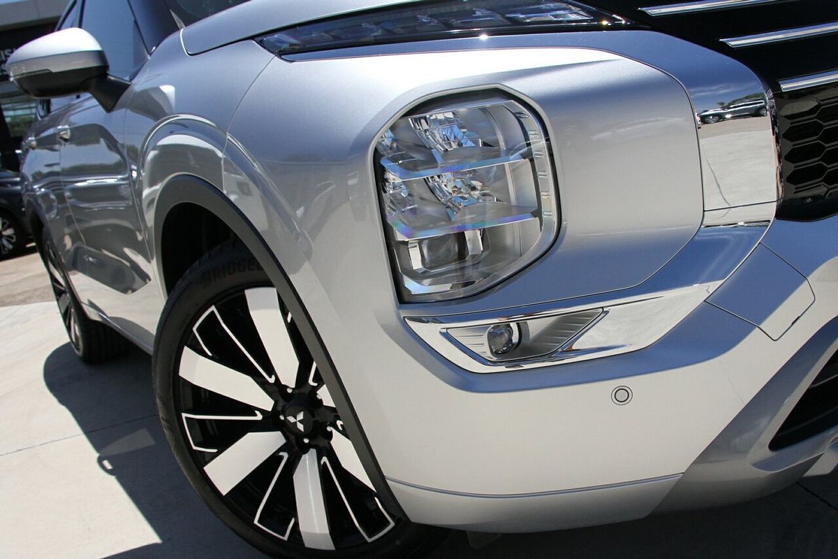 2025 Mitsubishi Outlander Exceed ZM