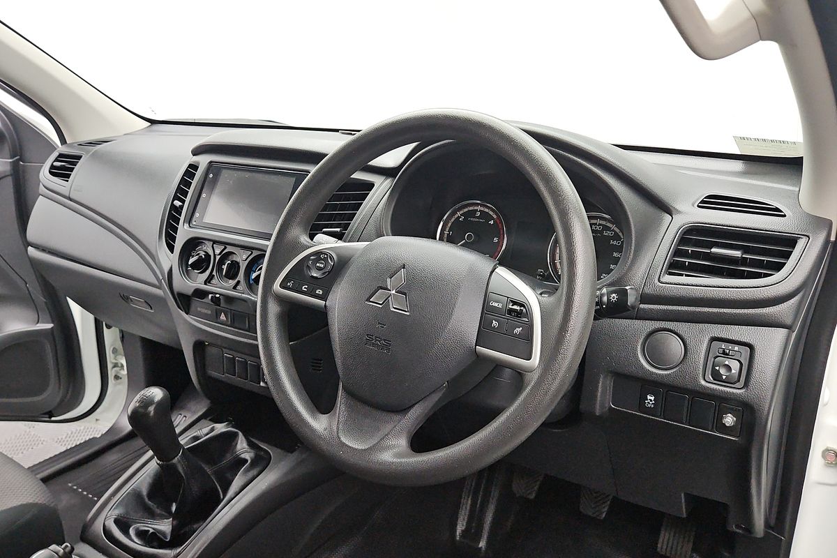 2023 Mitsubishi Triton GLX MR 4X4