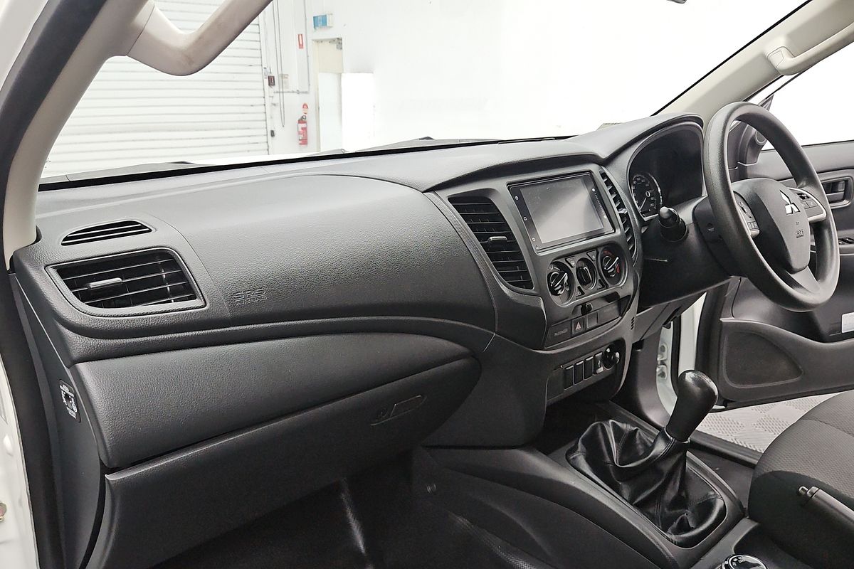 2023 Mitsubishi Triton GLX MR 4X4