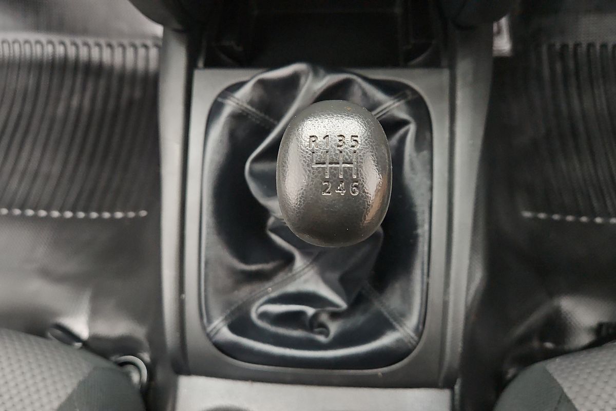 2023 Mitsubishi Triton GLX MR 4X4