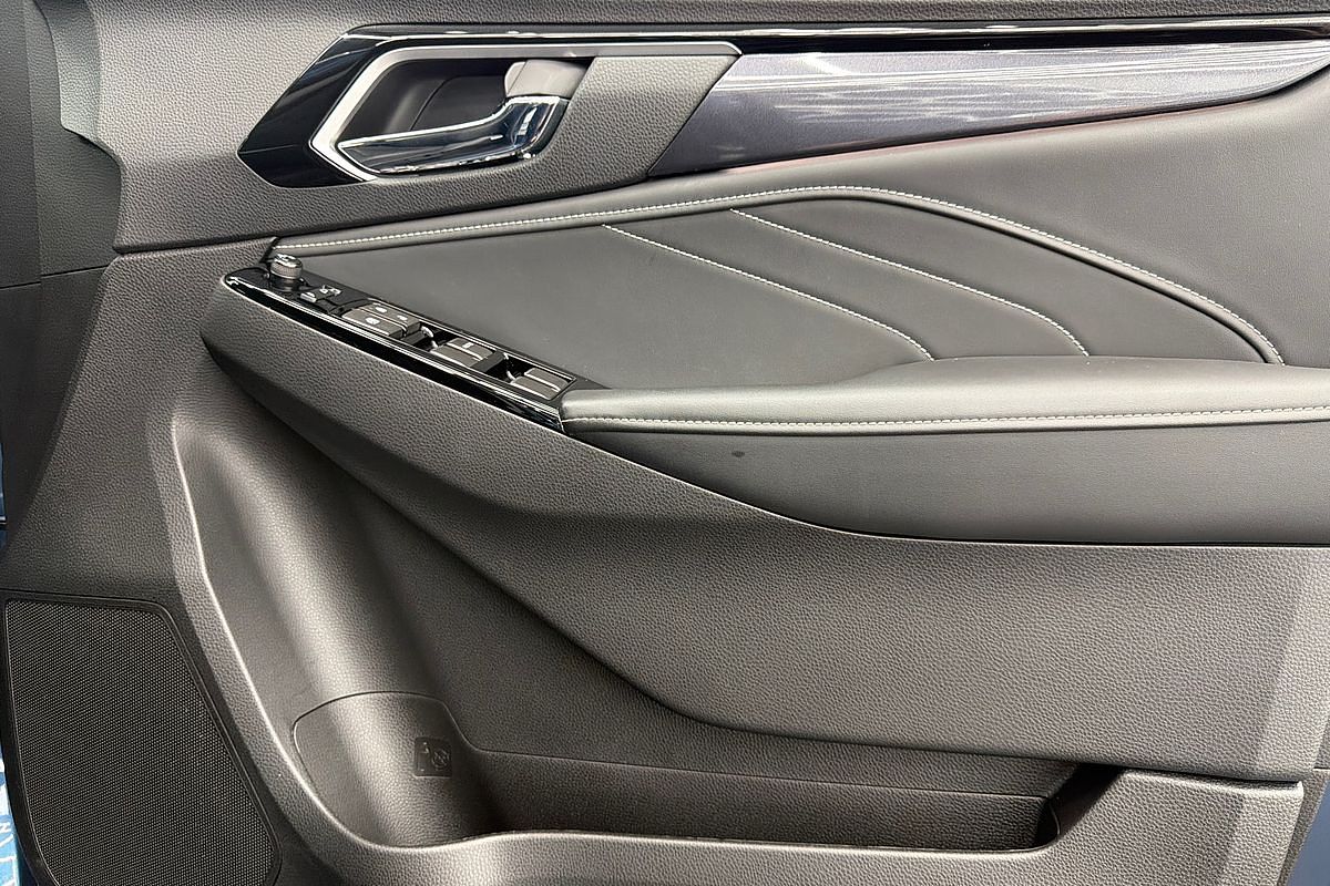 2024 Isuzu MU-X LS-T