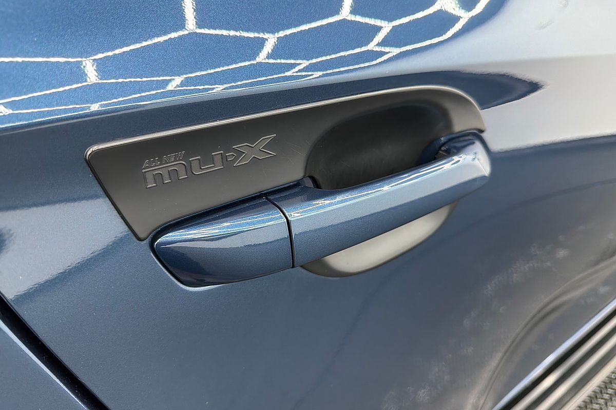 2024 Isuzu MU-X LS-T