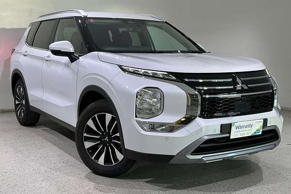 2025 Mitsubishi Outlander LS ZM