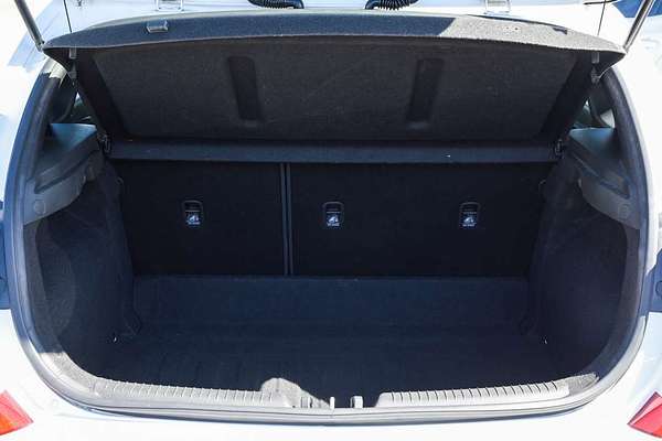 2017 Hyundai i30 Active PD thumb-18