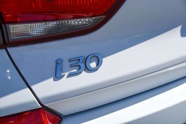 2017 Hyundai i30 Active PD thumb-19