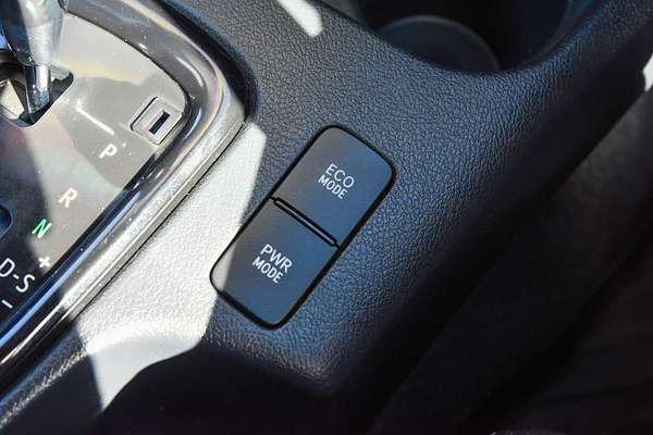 2019 Toyota Hilux Rugged X GUN126R 4X4 thumb-13