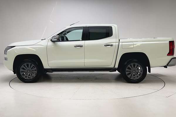 2025 Mitsubishi Triton GLS MV 4X4 thumb-4