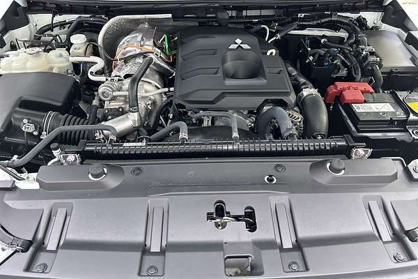 2025 Mitsubishi Triton GLS MV 4X4 thumb-10