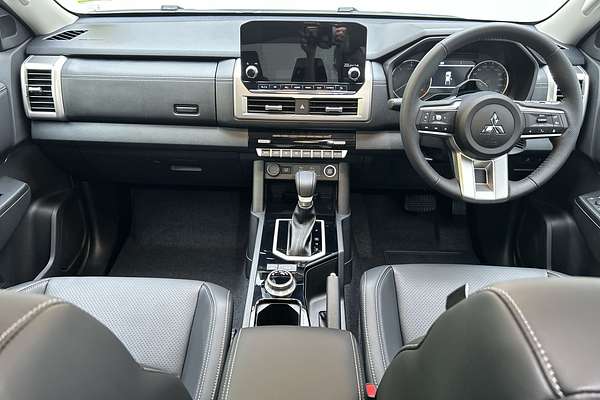 2025 Mitsubishi Triton GLS MV 4X4 thumb-19