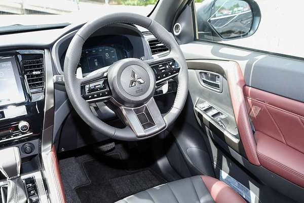 2024 Mitsubishi Pajero Sport GSR QG thumb-16