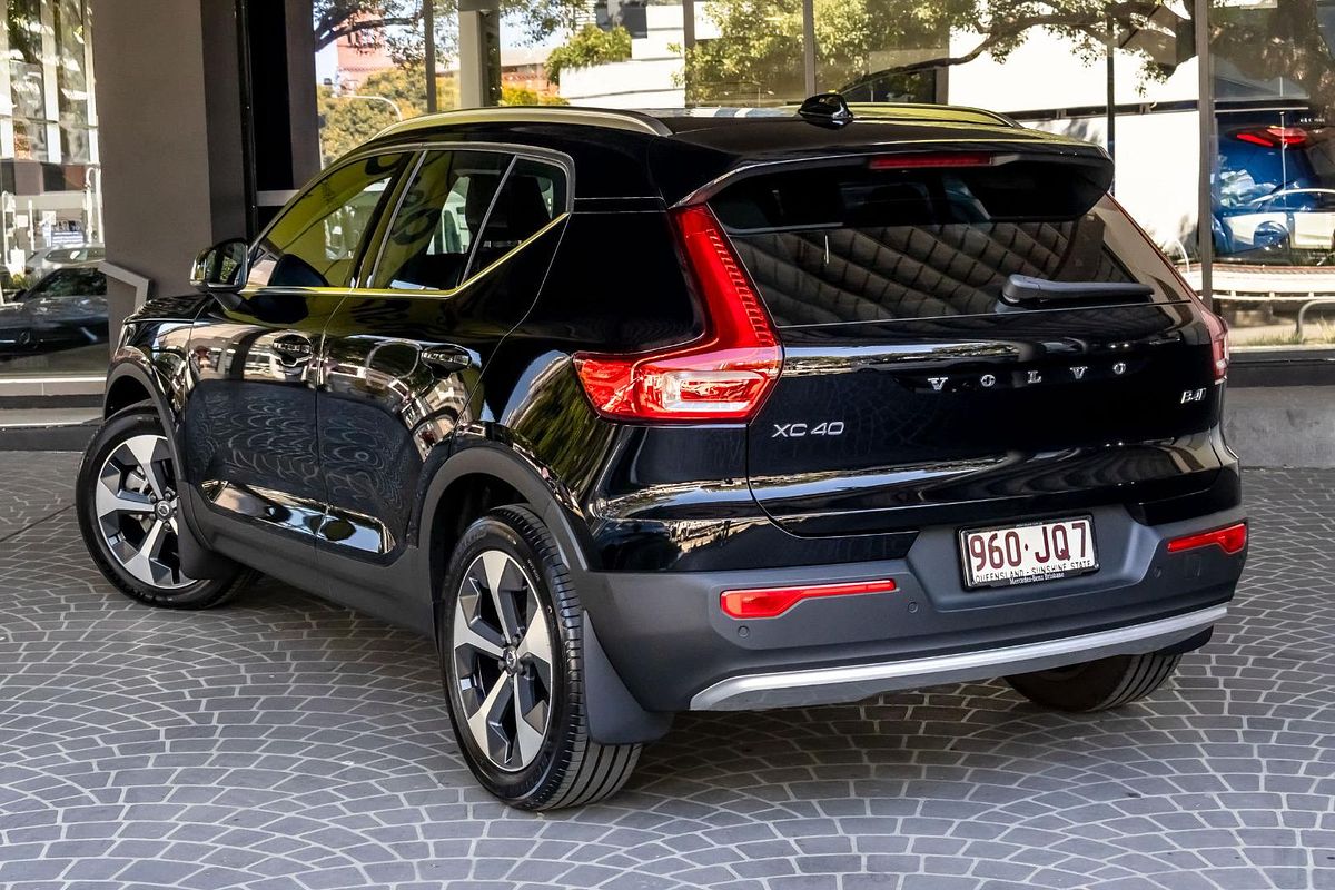 2023 Volvo XC40 Ultimate B4 Bright