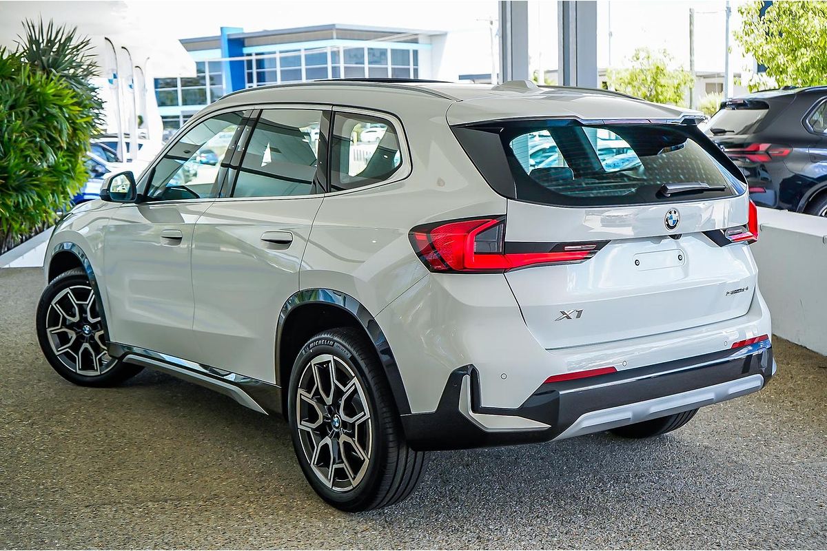 2025 BMW X1 sDrive18i U11