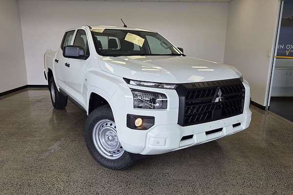 2025 Mitsubishi Triton GLX MV 4X4