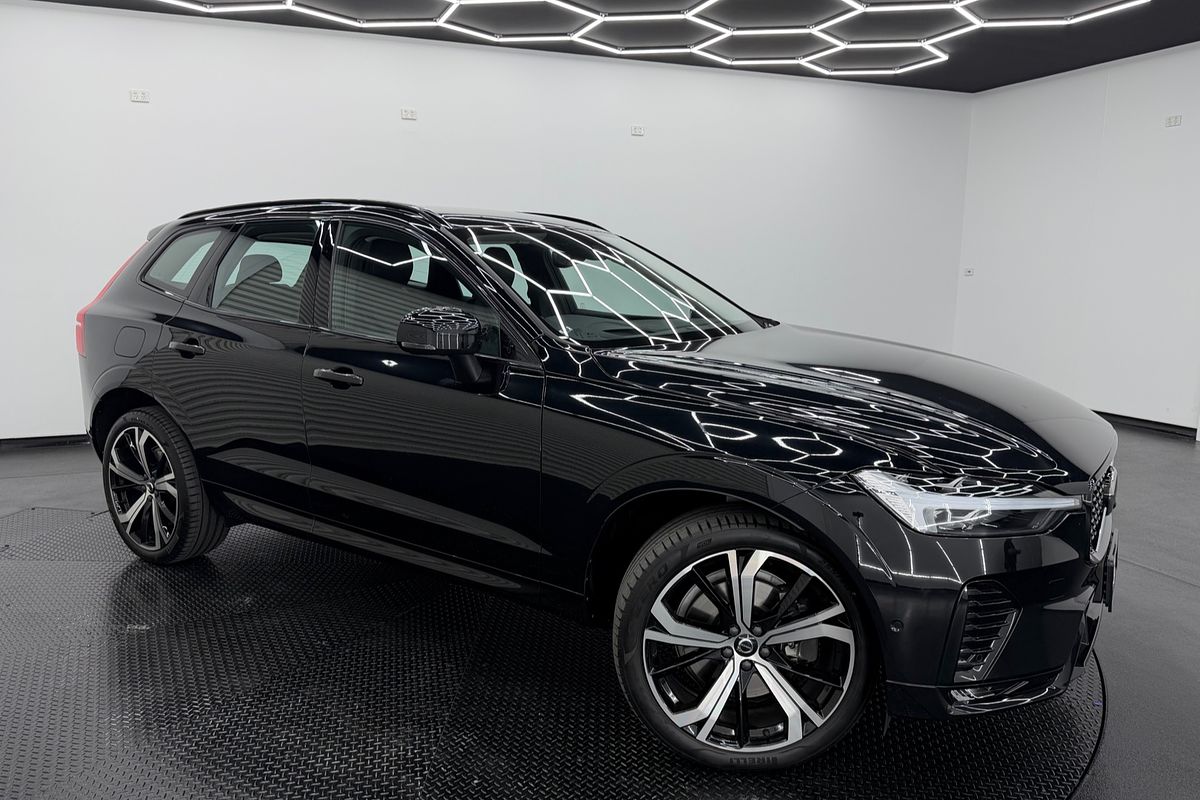 2023 Volvo XC60 Ultimate B6 Dark
