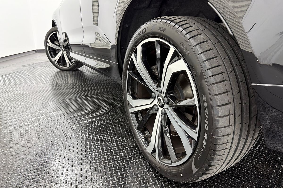 2023 Volvo XC60 Ultimate B6 Dark