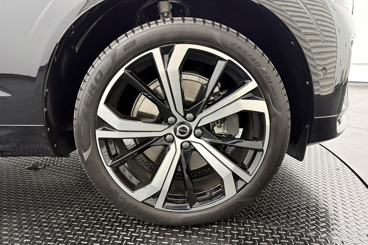 2023 Volvo XC60 Ultimate B6 Dark