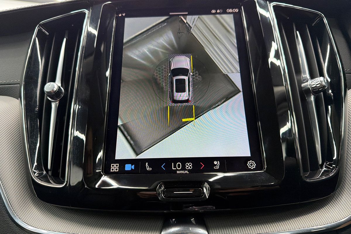 2023 Volvo XC60 Ultimate B6 Dark