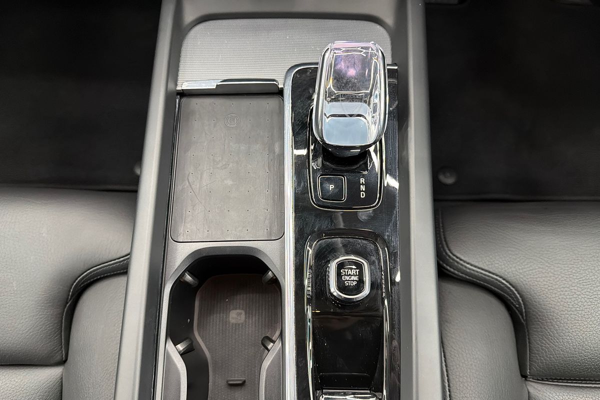 2023 Volvo XC60 Ultimate B6 Dark