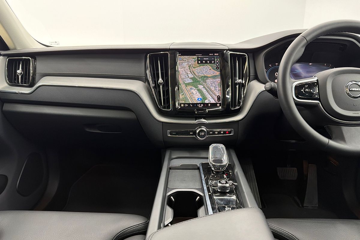 2023 Volvo XC60 Ultimate B6 Dark