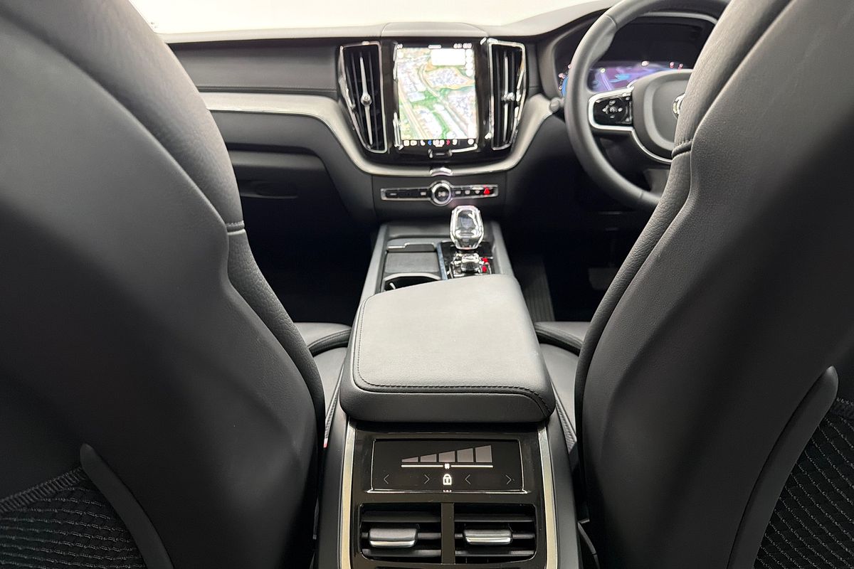 2023 Volvo XC60 Ultimate B6 Dark