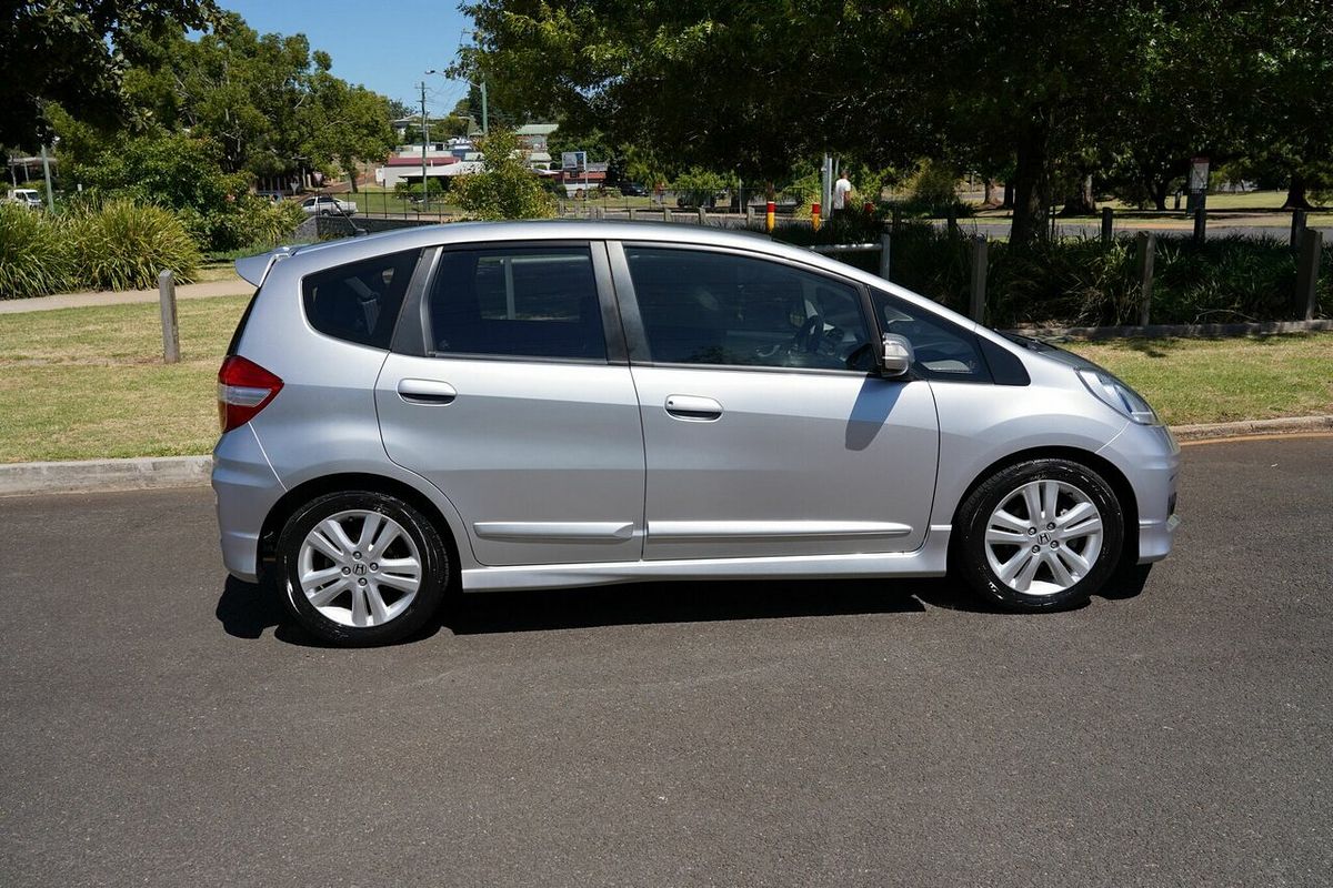 2013 Honda Jazz Vibe-S GE
