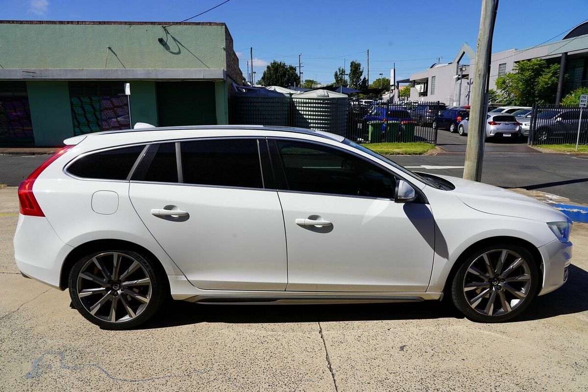 2015 Volvo V60 T5 Kinetic