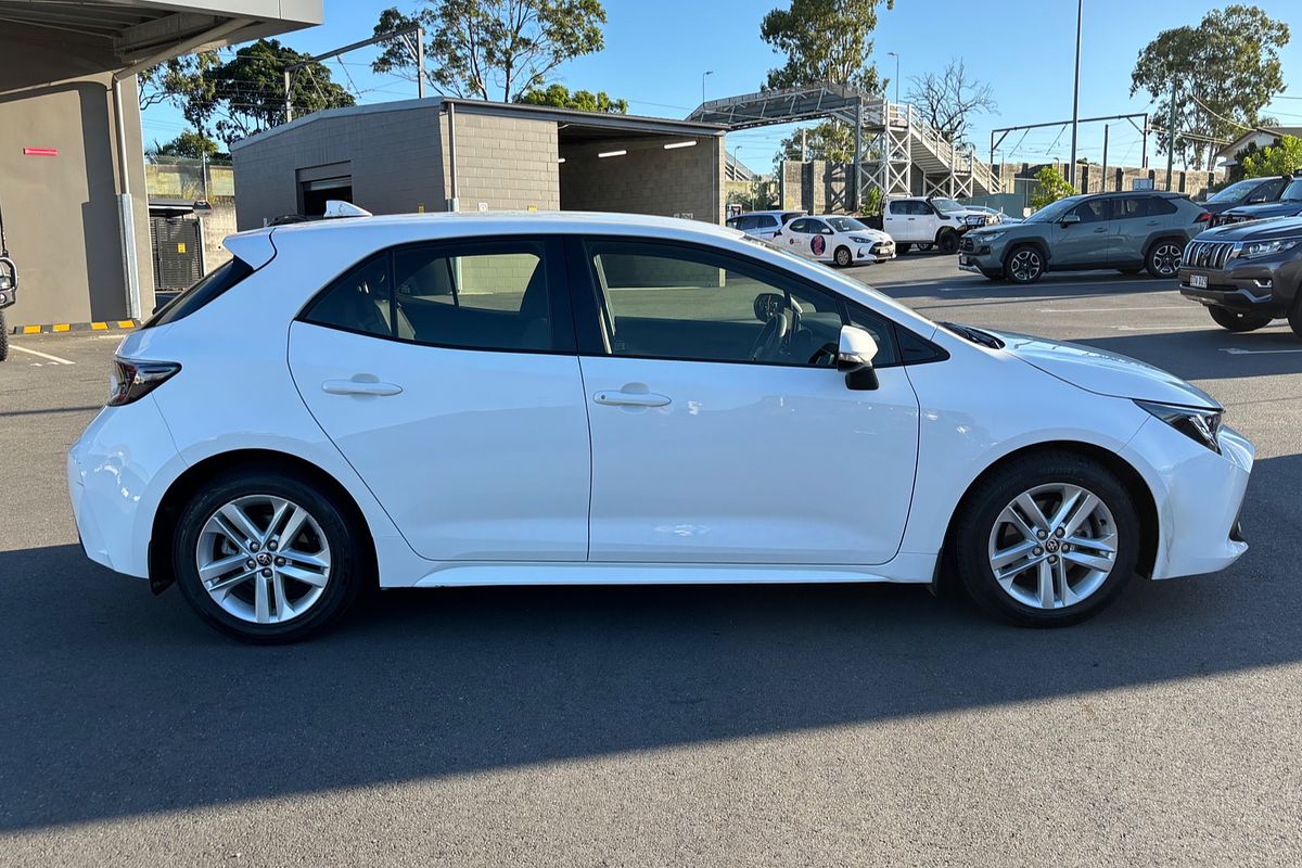 2018 Toyota Corolla Ascent Sport MZEA12R