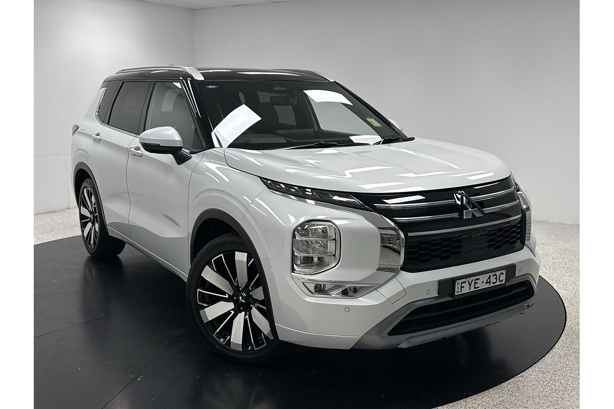 2025 Mitsubishi Outlander Exceed Tourer ZM