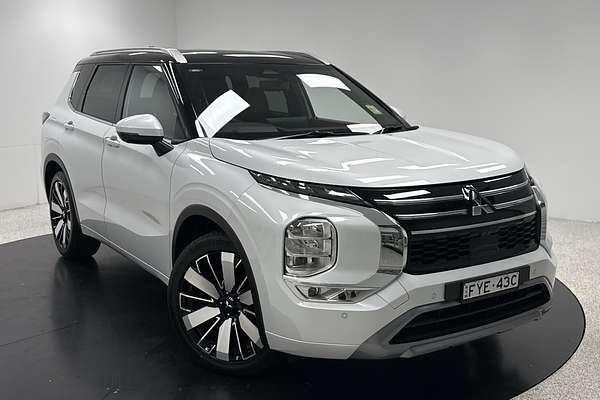 2025 Mitsubishi Outlander Exceed Tourer ZM