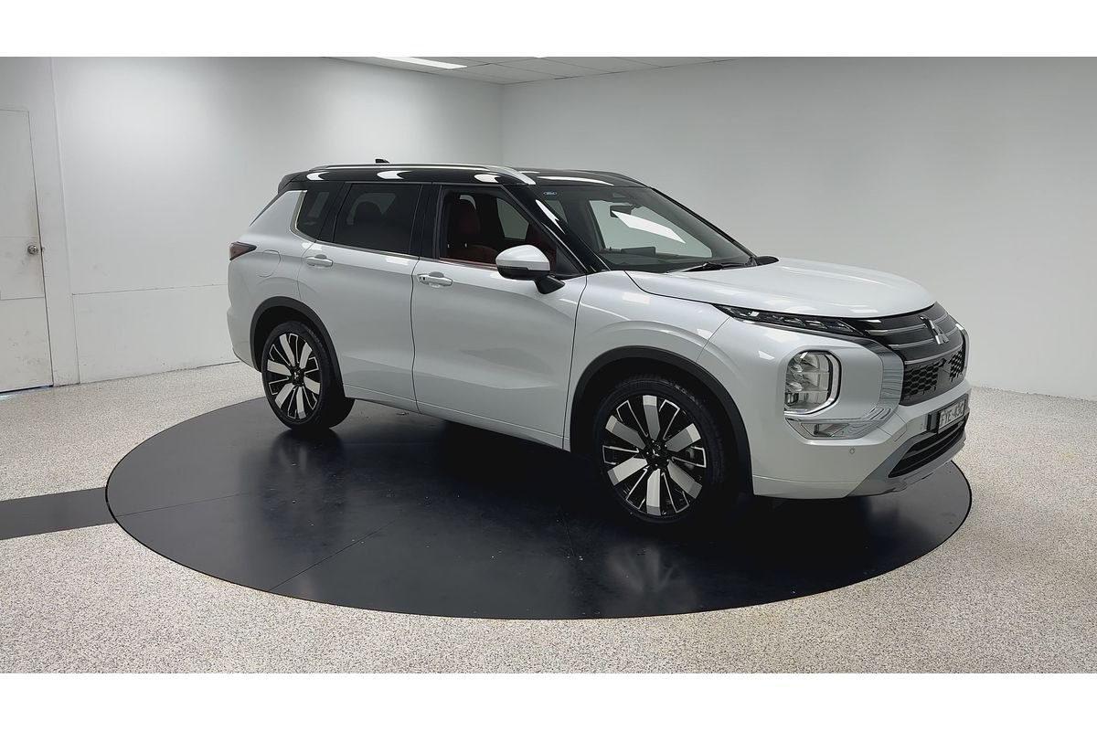 2025 Mitsubishi Outlander Exceed Tourer ZM