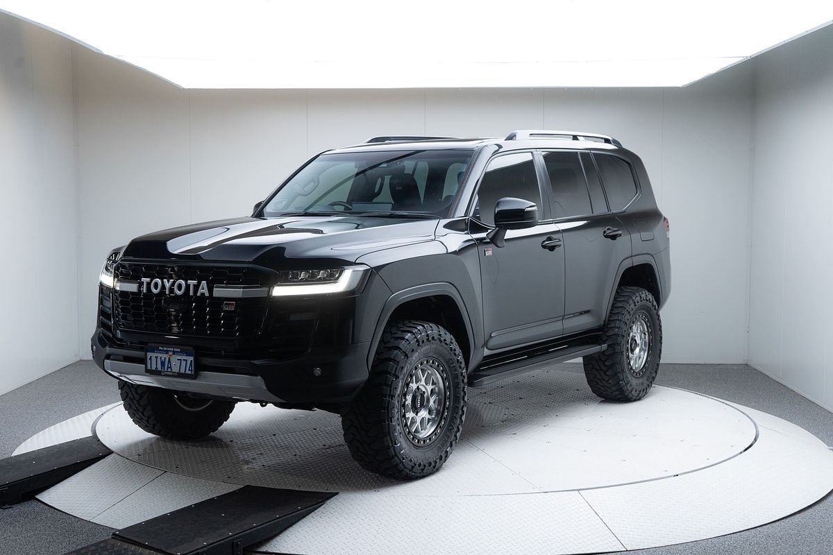 2023 Toyota Landcruiser GR Sport FJA300R