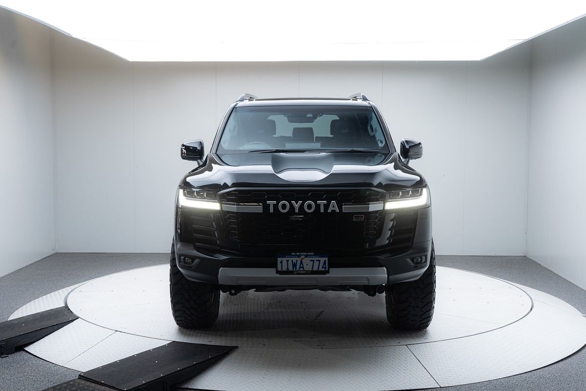2023 Toyota Landcruiser GR Sport FJA300R