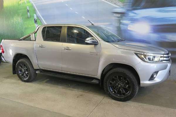 2015 Toyota Hilux SR5