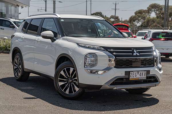 2025 Mitsubishi Outlander LS ZM