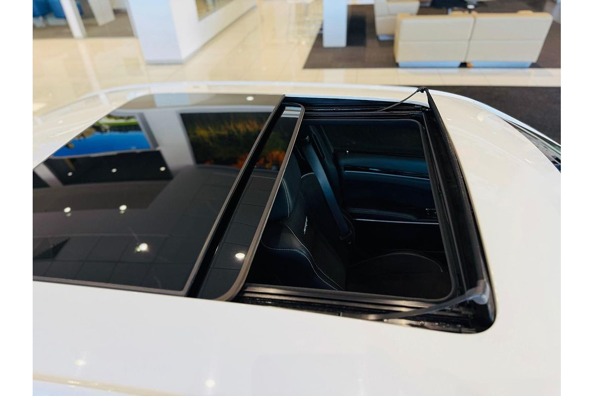 2018 Chrysler 300 SRT Hyperblack LX