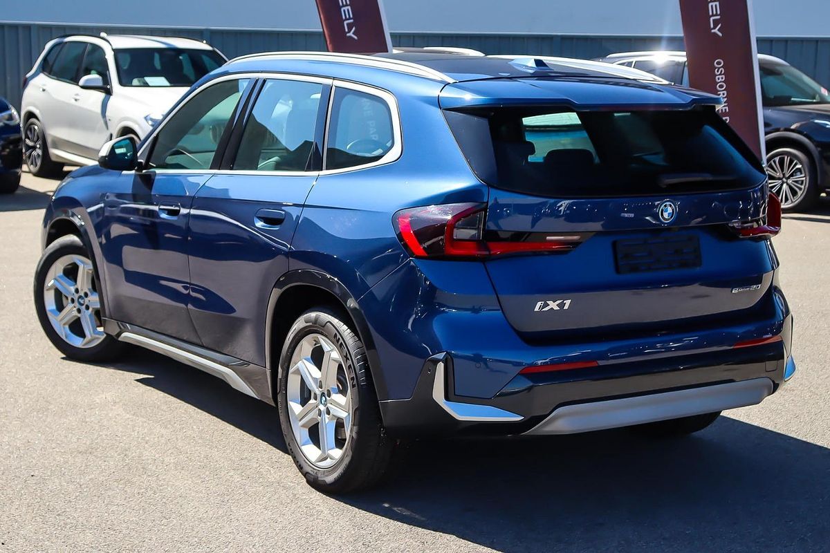 2025 BMW iX1 eDrive20 xLine U11