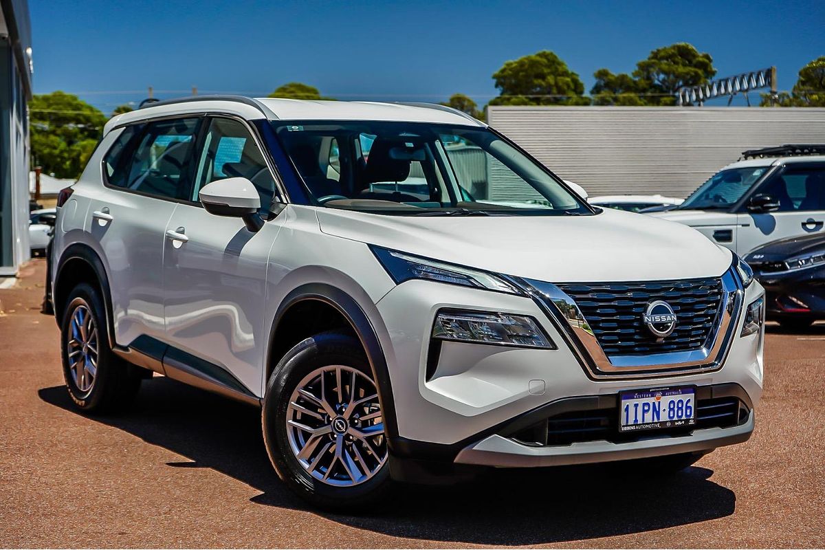 2025 Nissan X-TRAIL ST T33