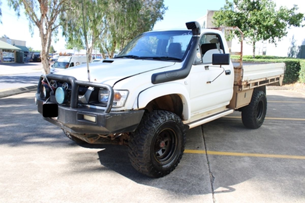 2002 Toyota Hilux KZN165R 4X4