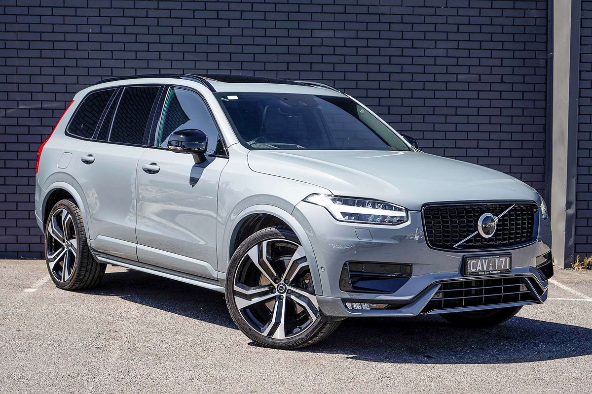 2022 Volvo XC90 B6 R-Design