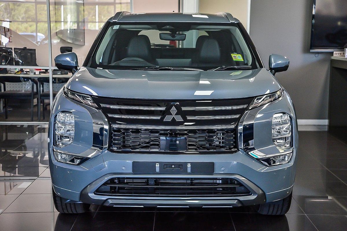 2025 Mitsubishi Outlander Exceed ZM